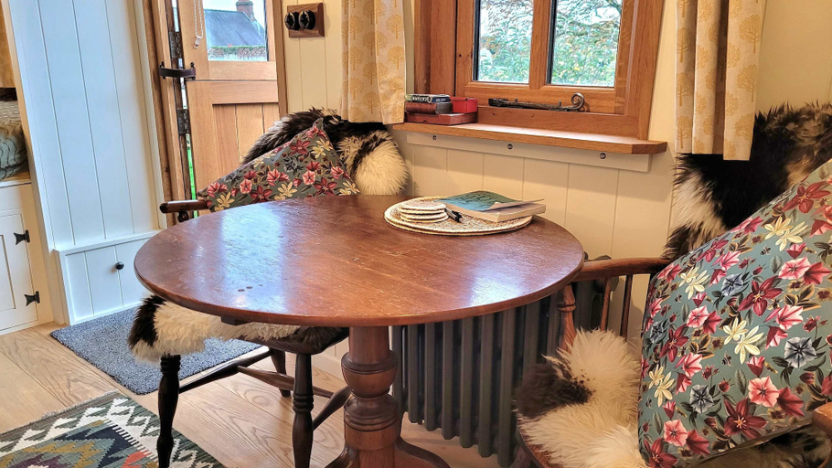 Room 4, Plank Bridge Shepherds Hut in Orchard - Peaceful Escape for Two, North Yorkshire
