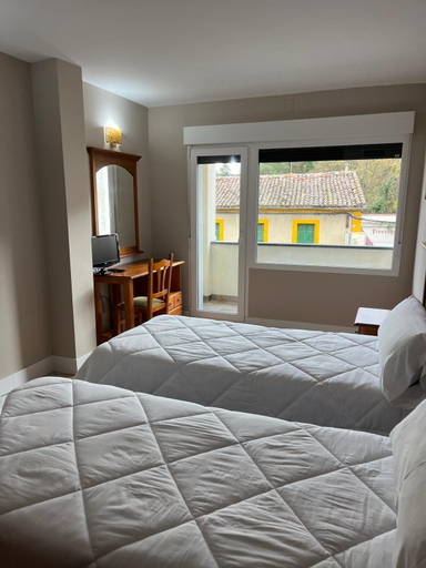 Room 5, Hotel Rural Valle de Tobalina, Burgos