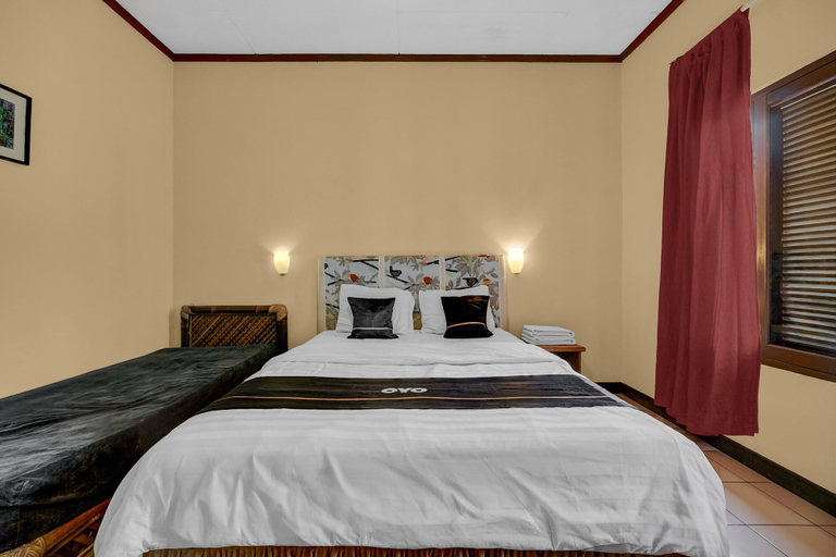 Room 2, Capital O 95142 Villa Mutiara Cisarua, Bogor