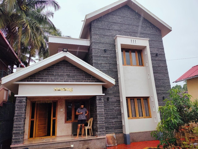 Exterior, Sadachandra Home Stay, Udupi