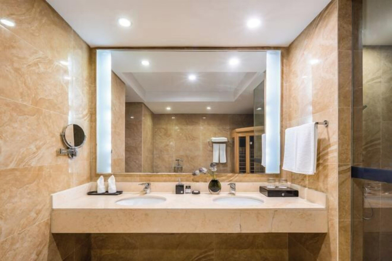 Bathroom 4, Nanyue Resort, Lu'an