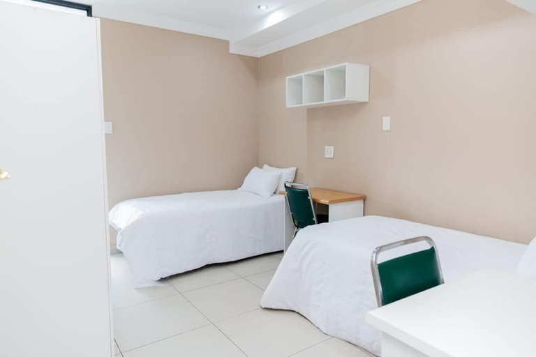 Bedroom 5, Glenada Hotel, City of Johannesburg