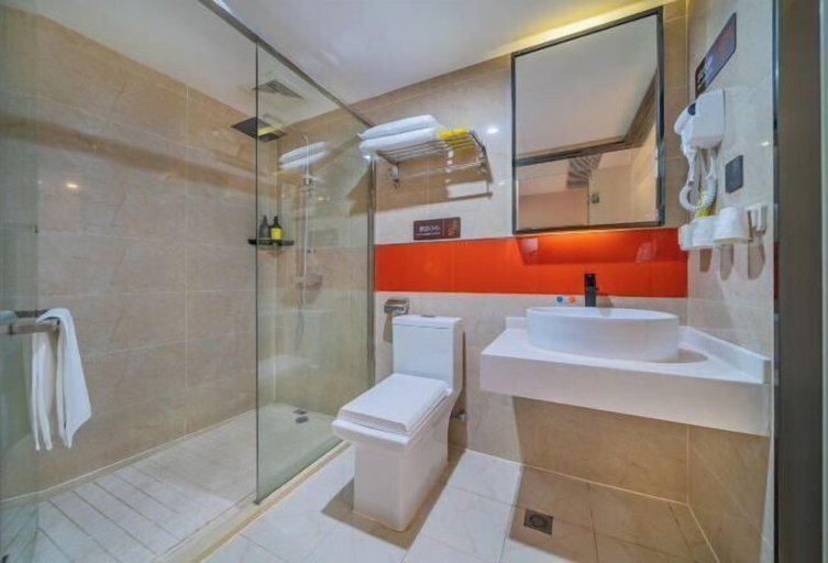 Bathroom 4, IU Hotel (Chongqing Yangjiaping Pedestrian Street Subway Station), Chongqing