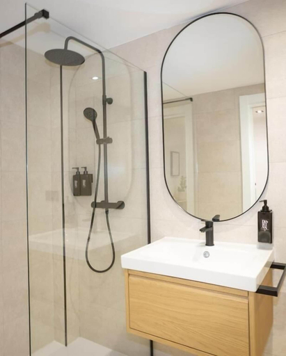 Bathroom 5, Dorian Suites, Lugo