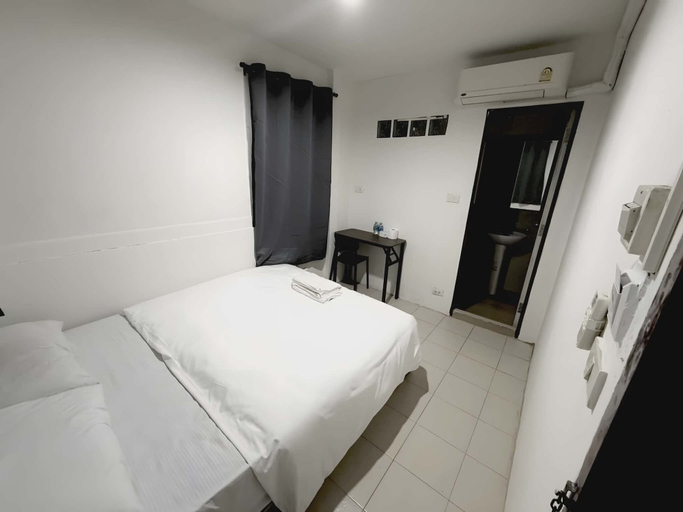 Room 4, Znap Khaosan, Phra Nakhon