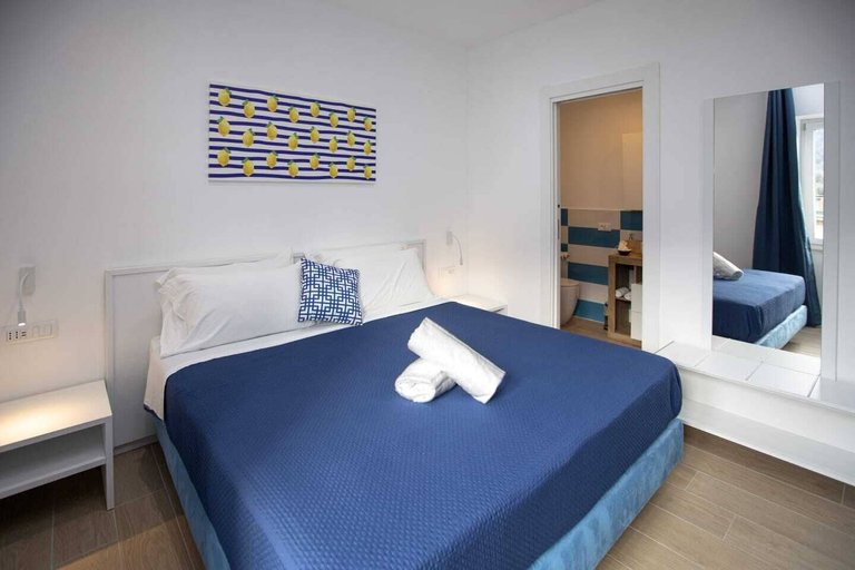 Room 5, L'Arca di Noè, Napoli