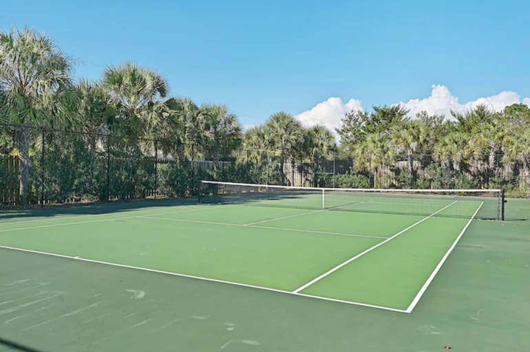 Sport court, Splash, Relax & Repeat at Dolphin View Retreat! Beachfront! Sleeps 9!, Bay