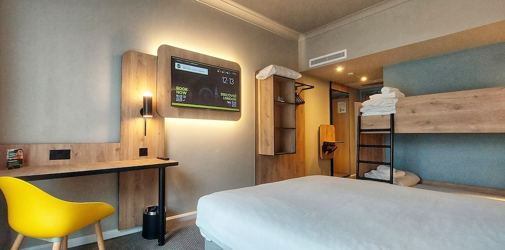 Others 2, B&B Hotel London Heathrow, Slough