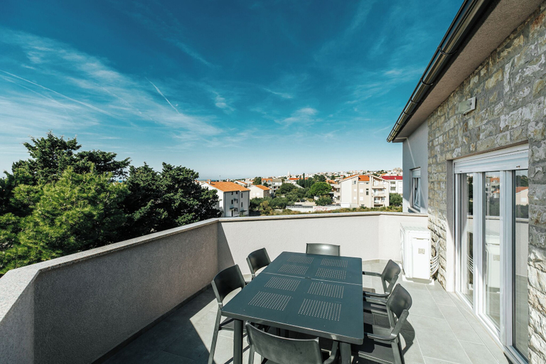 Others 4, Apartments Lola, Novalja