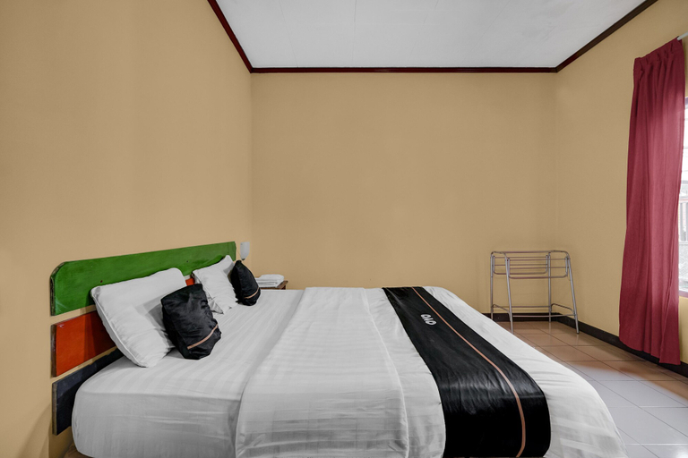 Room 5, Capital O 95142 Villa Mutiara Cisarua, Bogor