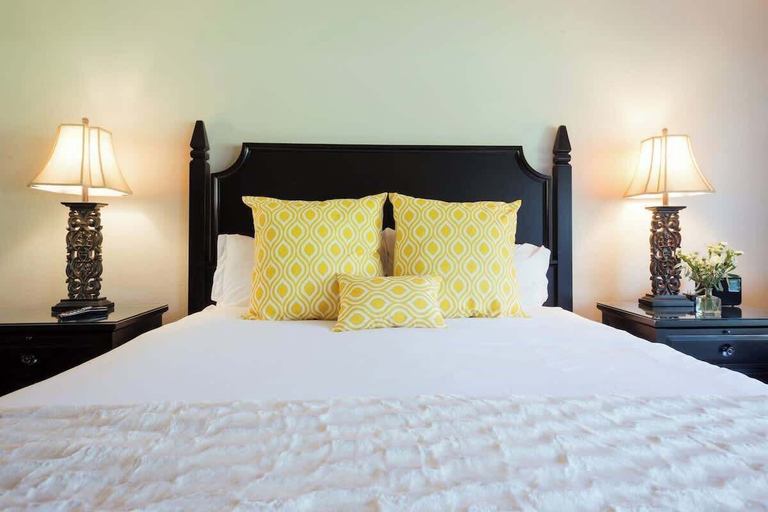 Interior 2, Luxury Napa Getaway Golf Views King Bed, Napa