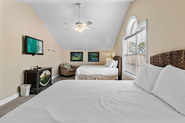 Room 4, Vantage Pointe 43, Walton