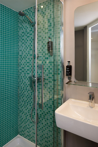 Bathroom 5, Hotel Ohm by HappyCulture, Paris
