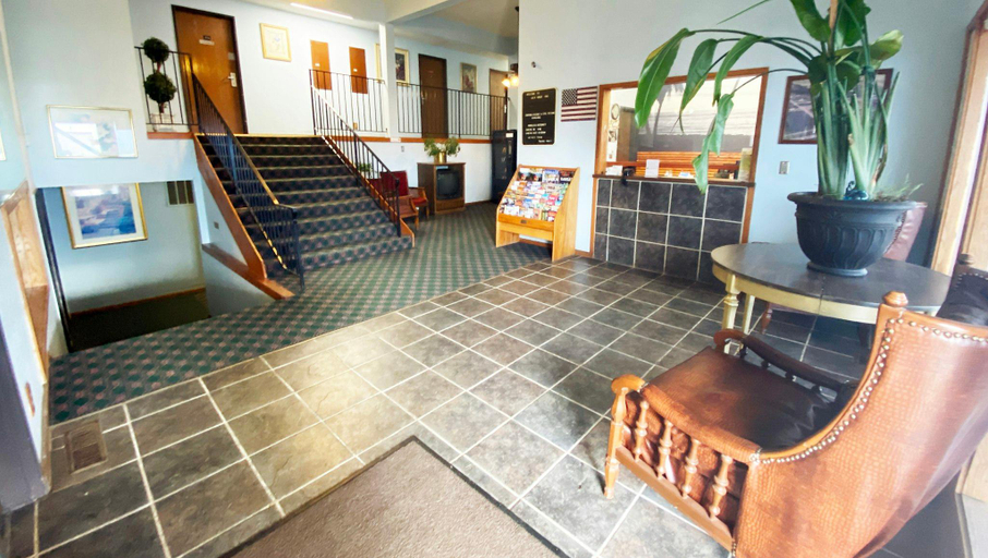 Others 5, Oak Grove Inn, Kansas City