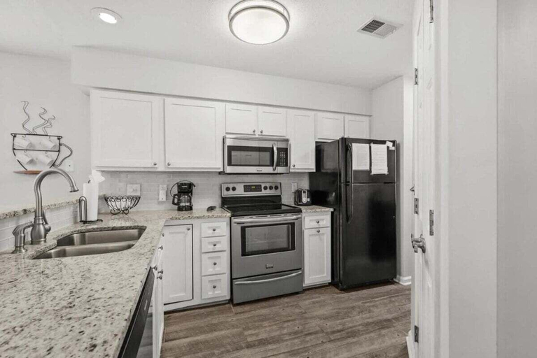 Interior 2, Maison Place I, Horry