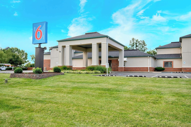 Exterior & Views 1, Motel6 Georgetown, KY - Lexington North, Scott