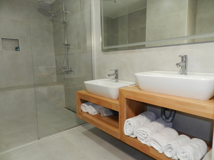 Bathroom 5, Konuk Hotel, Gerede