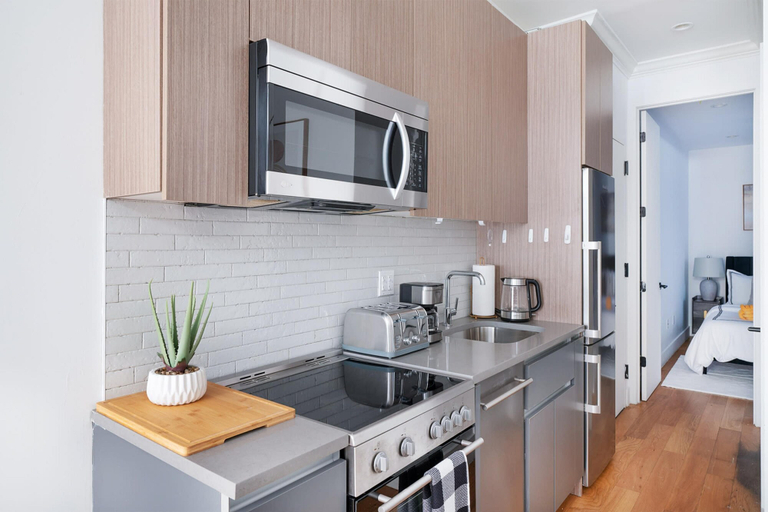 Room 4, 1288-5fs New Renovated 2 Bedrooms in UES, New York