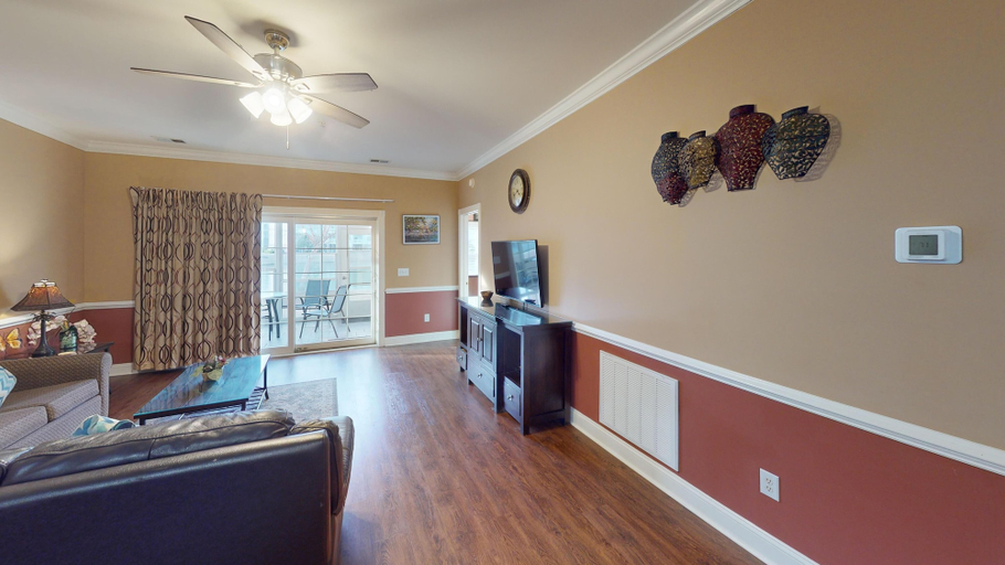 Interior 2, Magnolia Pointe Luster Leaf 4837-102, Horry