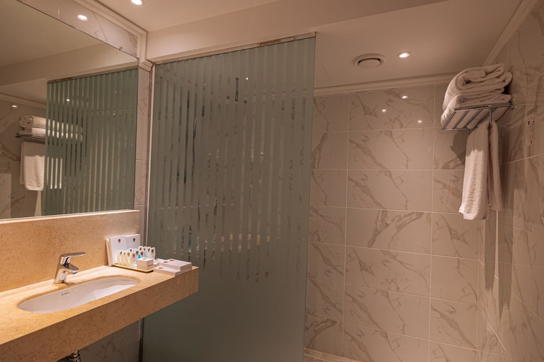 Bathroom 4, Akassia Swiss Resort, Al-Qusayr