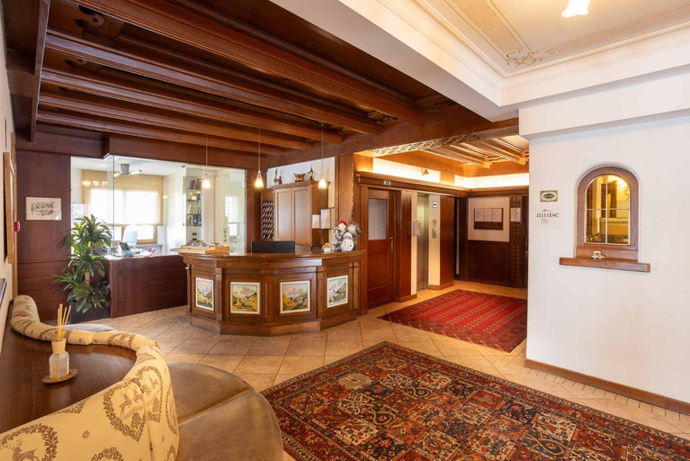 Public Area, Hotel Crepei, Trento