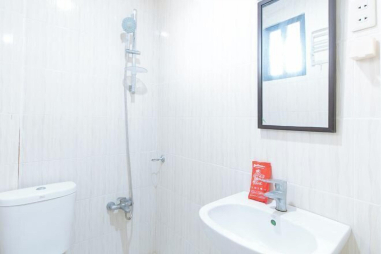 Bathroom 4, RedDoorz @ RJs Bldg near Lyceum Gen Trias Cavite, General Trias