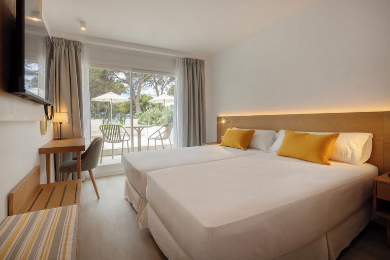 Others 4, HM Isabela - Adults Only, Baleares