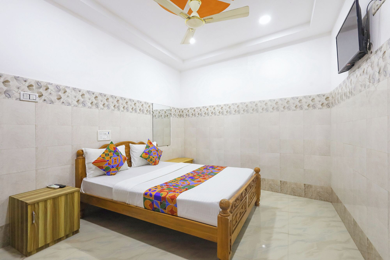 Room 3, Via Neverland Residency, Kancheepuram