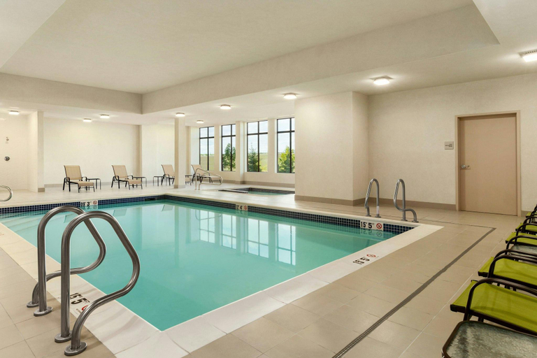 Sport & Beauty 5, Hampton Inn by Hilton Edmonton/Sherwood Park, Division No. 11