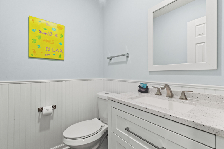 Bathroom 2, Stay at The Salty Palm! 2BR 1.5ba Sleeps 7, Bay