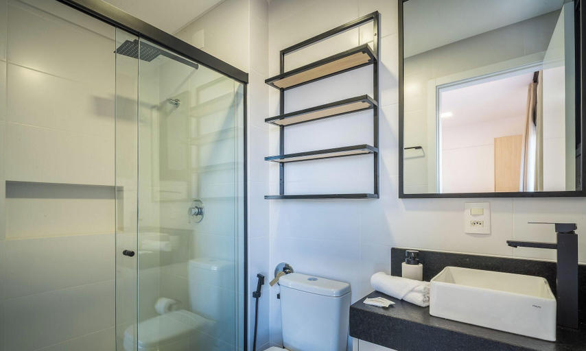 Bathroom, 1BR Apt in Condo w/ Pool and BBQ Evh0609, Florianopolis