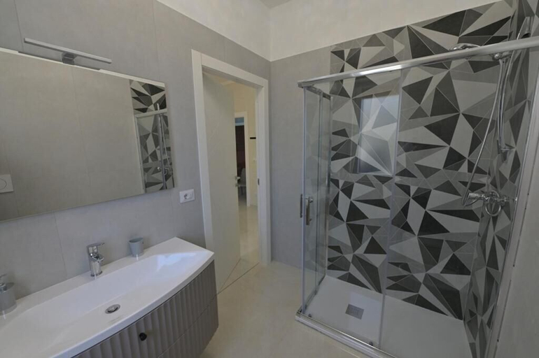 Bathroom 5, La Bella Vita Guest House, Lecce