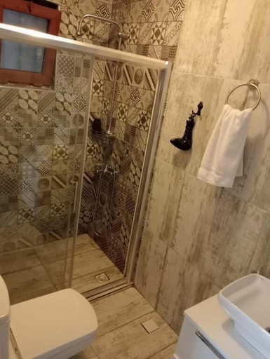 Bathroom 3, DAFFNE PANSİYON, Merkez