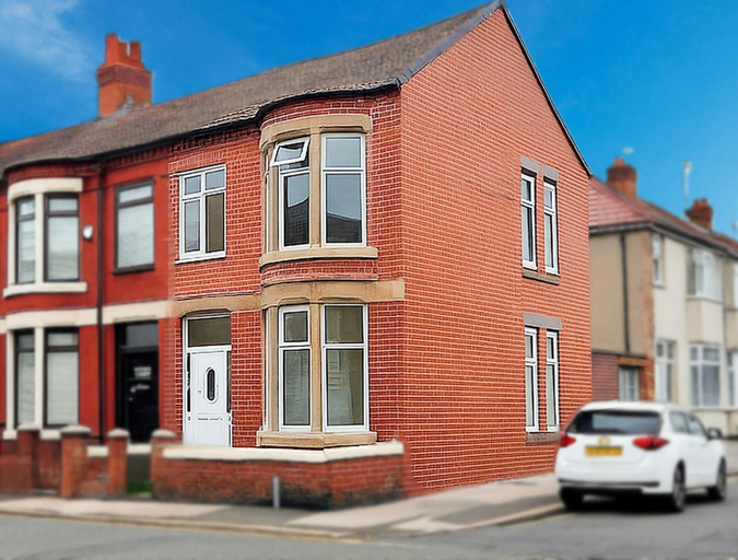 Front of property 4, 4-BR Liverpool House Free Parking, Sefton