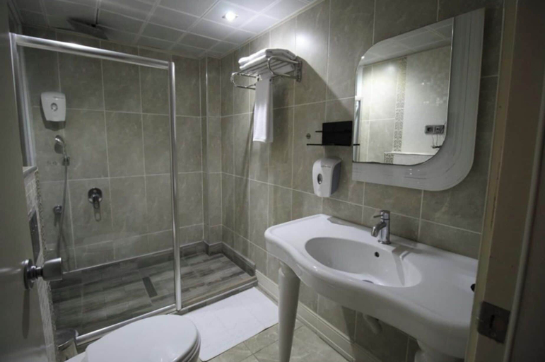 Bathroom 5, Atakum Palas Otel, Merkez