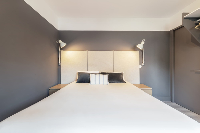 Room 5, Rainbow Suites by Olala Homes, Cascais