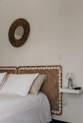 Room 5, Canhoto Douro, Marco de Canaveses