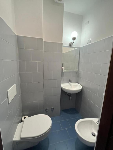 Bathroom 3, Hotel Valentino, Genova