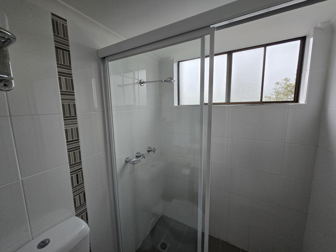 Bathroom 4, Best Western Parkside Motor Inn, Coffs Harbour - Pt A