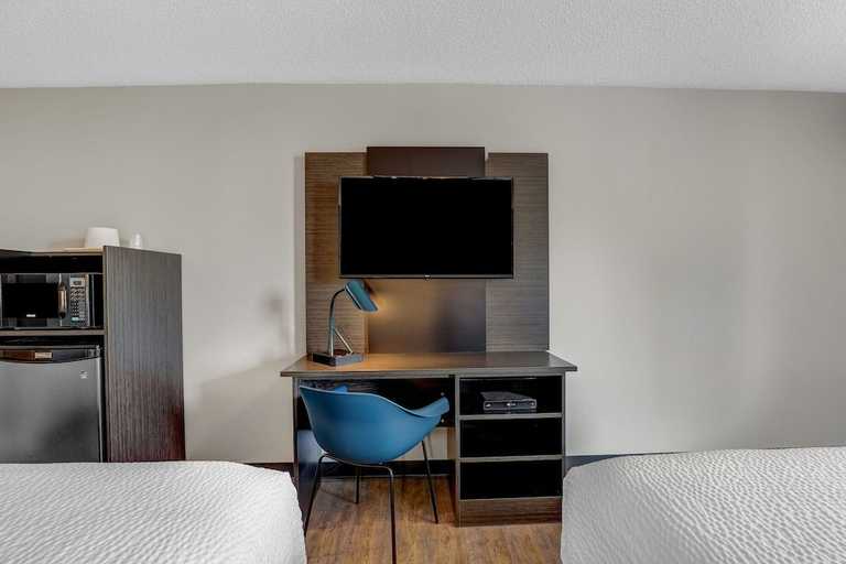 Others 5, Motel6 Brooks, AB, Division No. 2