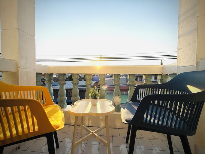 Terrace/patio, Hee Pee hostel, Muang Buri Ram