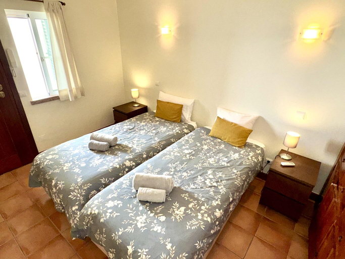 2, Villa in Benagil with private pool, Lagoa