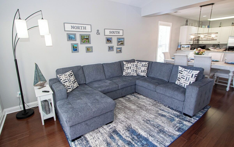 Interior 5, World Tour 104-306a, Horry