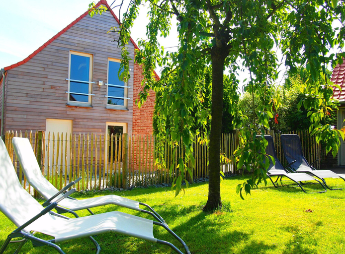 Exterior & Views 1, Spacious Home With Games, Hainaut