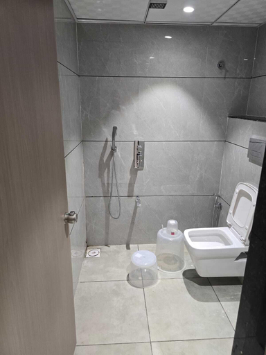 Bathroom 2, Hotel Shivalik inn, Bharuch