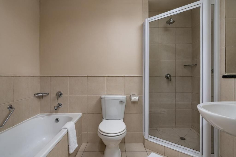Bathroom 5, Protea Hotel by Marriott Bloemfontein, Mangaung