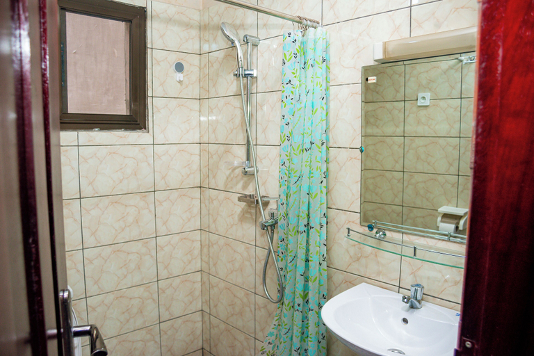 Bathroom 3, Résidence JTC, Wouri