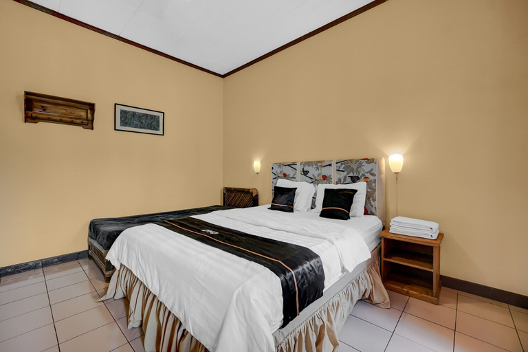Room 4, Capital O 95142 Villa Mutiara Cisarua, Bogor