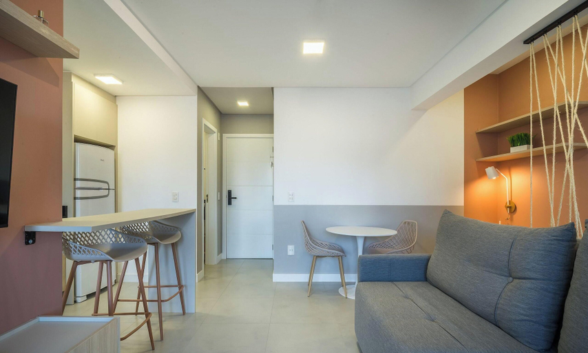 Living area 2, 1BR Apt in Condo w/ Pool and BBQ Evh0609, Florianopolis