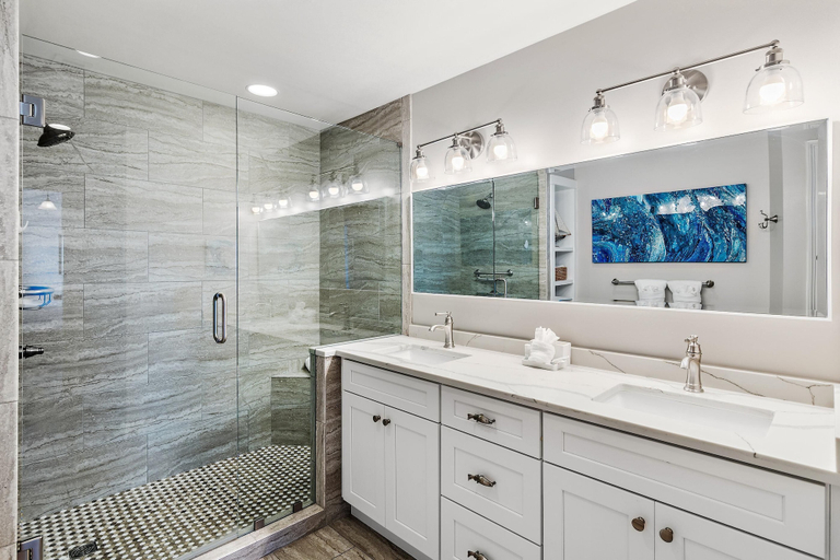 Bathroom 3, Vantage Pointe 43, Walton